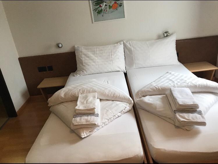 Hotel & Restaurant Stadthof Glarus Ngoại thất bức ảnh