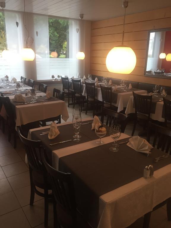 Hotel & Restaurant Stadthof Glarus Ngoại thất bức ảnh
