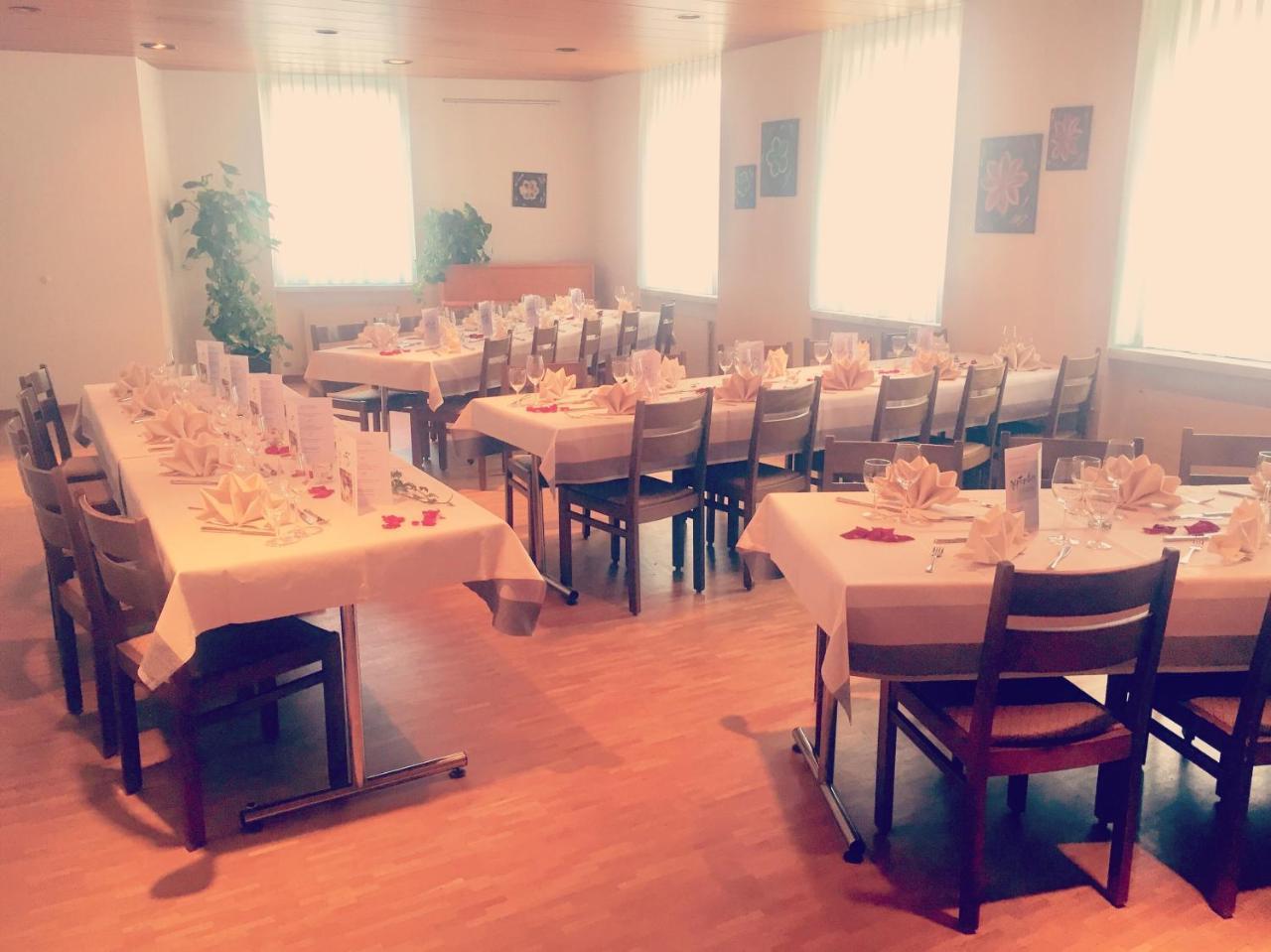 Hotel & Restaurant Stadthof Glarus Ngoại thất bức ảnh